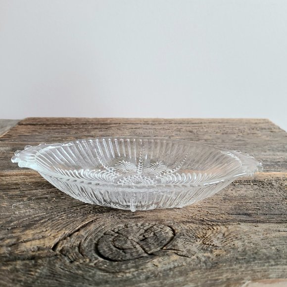 Vintage clear glass oval trinket or candy dish. - Picture 4 of 4